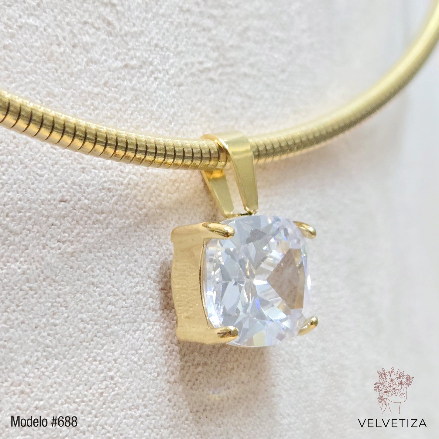 Collar 688