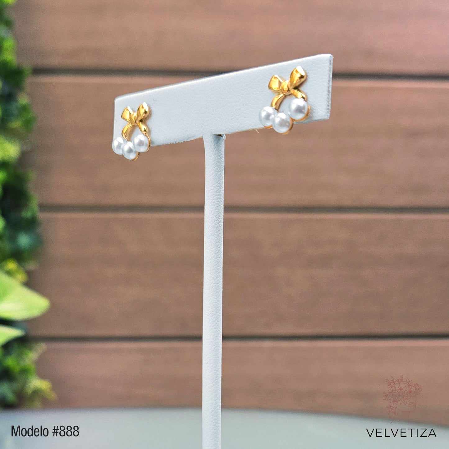 Aretes 888