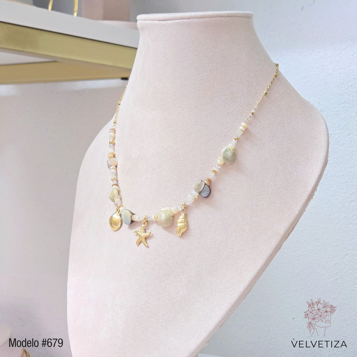Collar 679