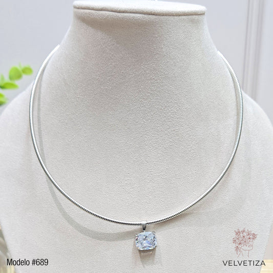 Collar 689