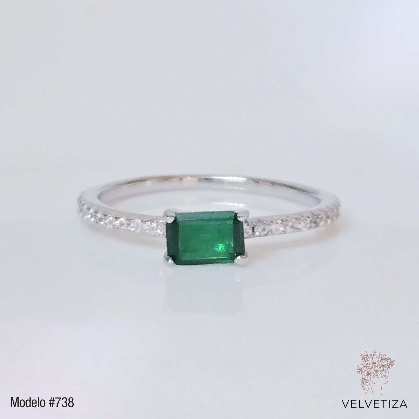 Anillo 738