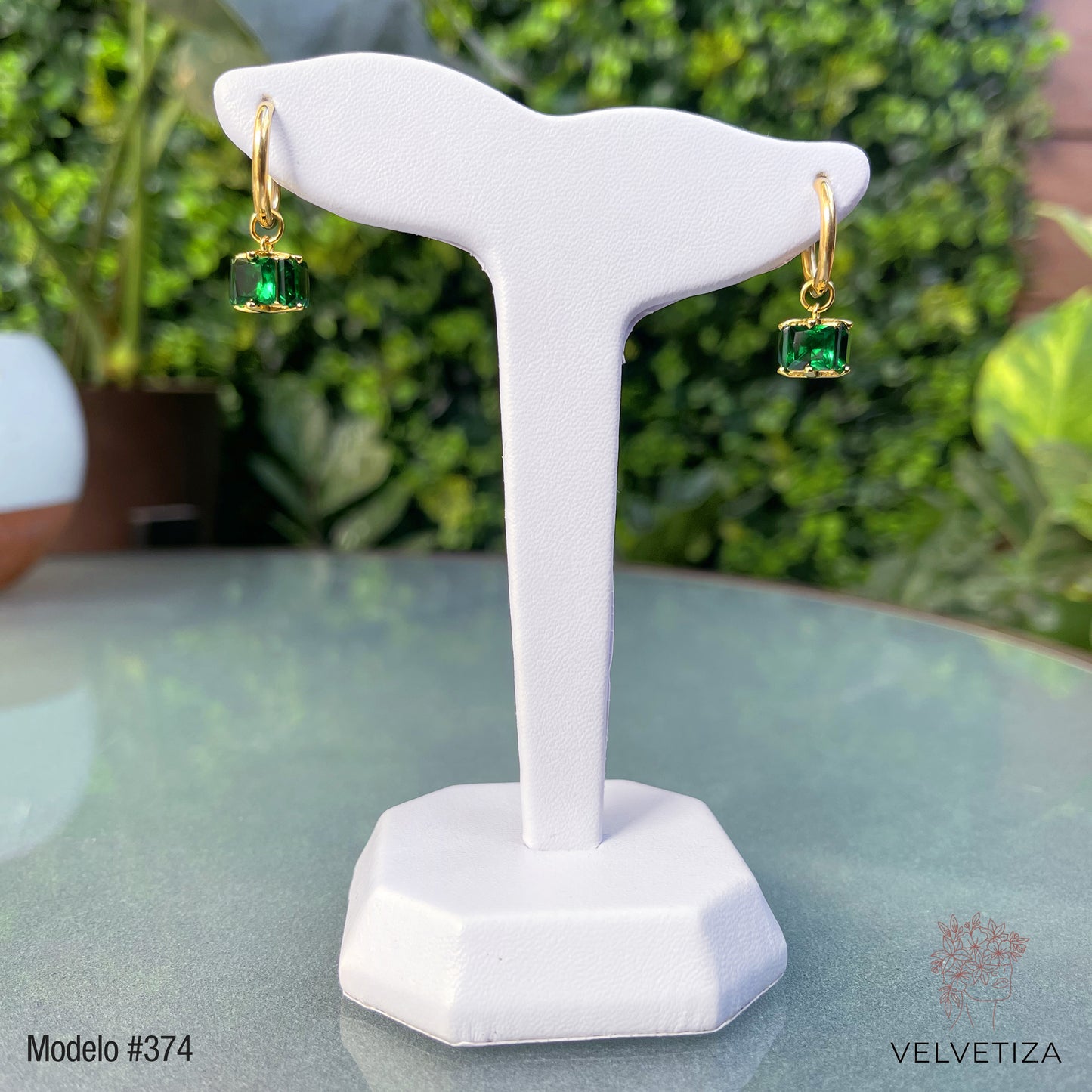 Aretes 374